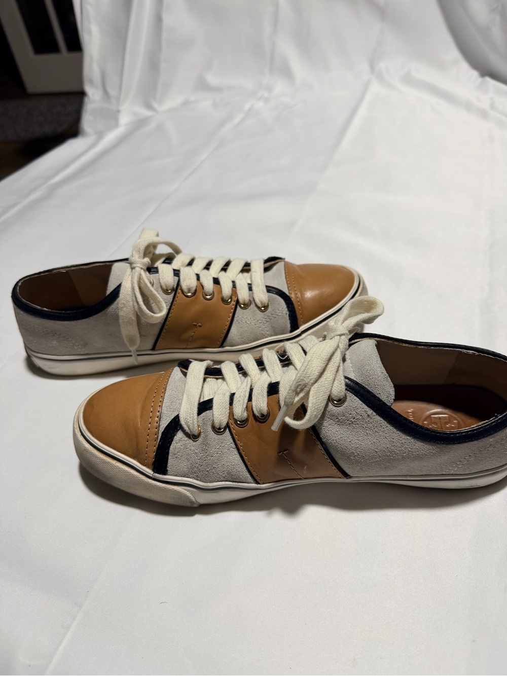 Tory Burch Tan Leather & Light Gray Suede Low-Top Sneakers with black Trim - Picture 4 of 10